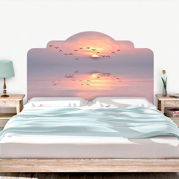 Stickers muraux: Tête de lit Sunset parmi les mouettes