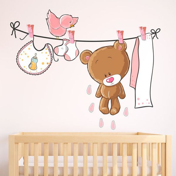 Stickers pour enfants: Bear sur la corde à linge rose