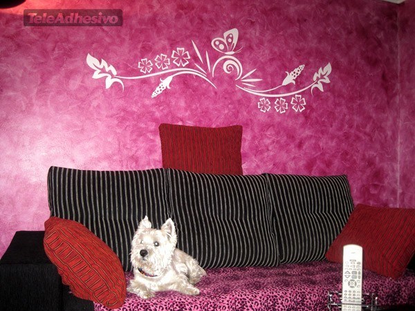 Branche florale et papillon 3/3