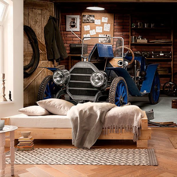 Poster xxl: Une vieille voiture dans le garage