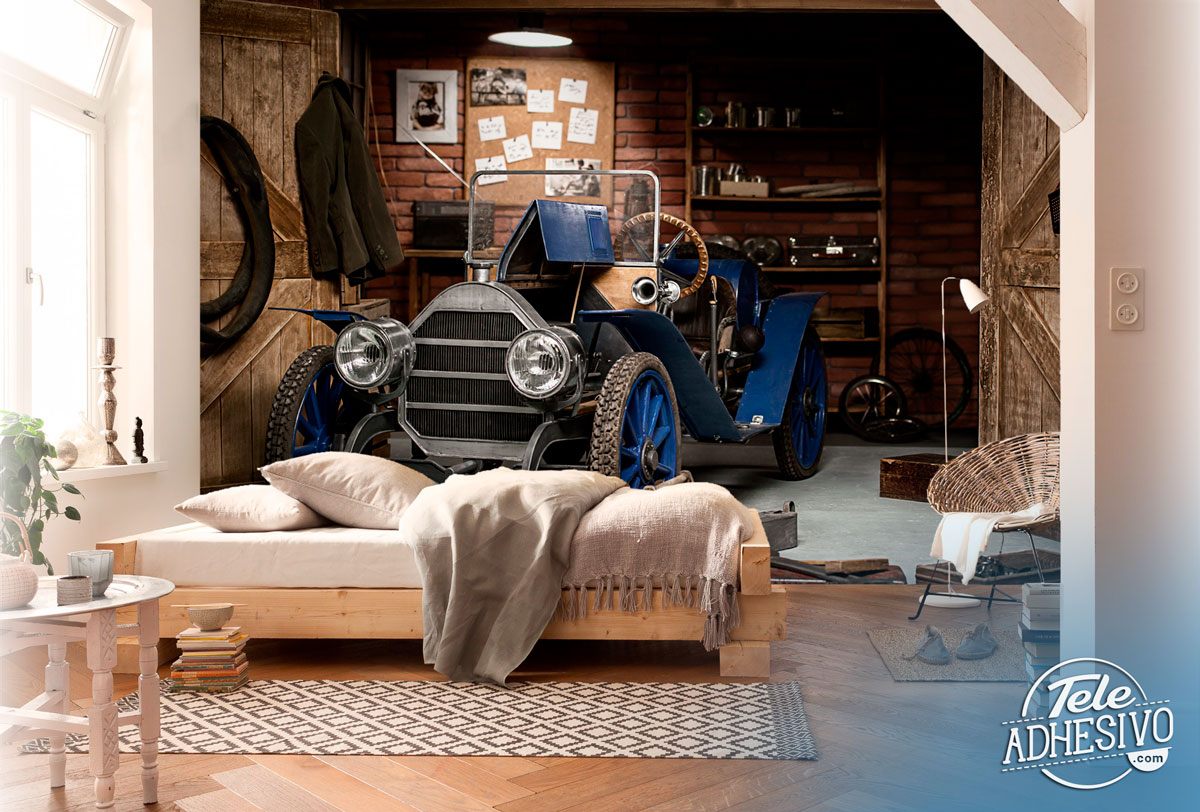 Poster xxl: Une vieille voiture dans le garage