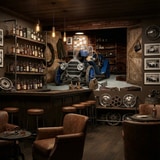 Poster xxl: Une vieille voiture dans le garage 16