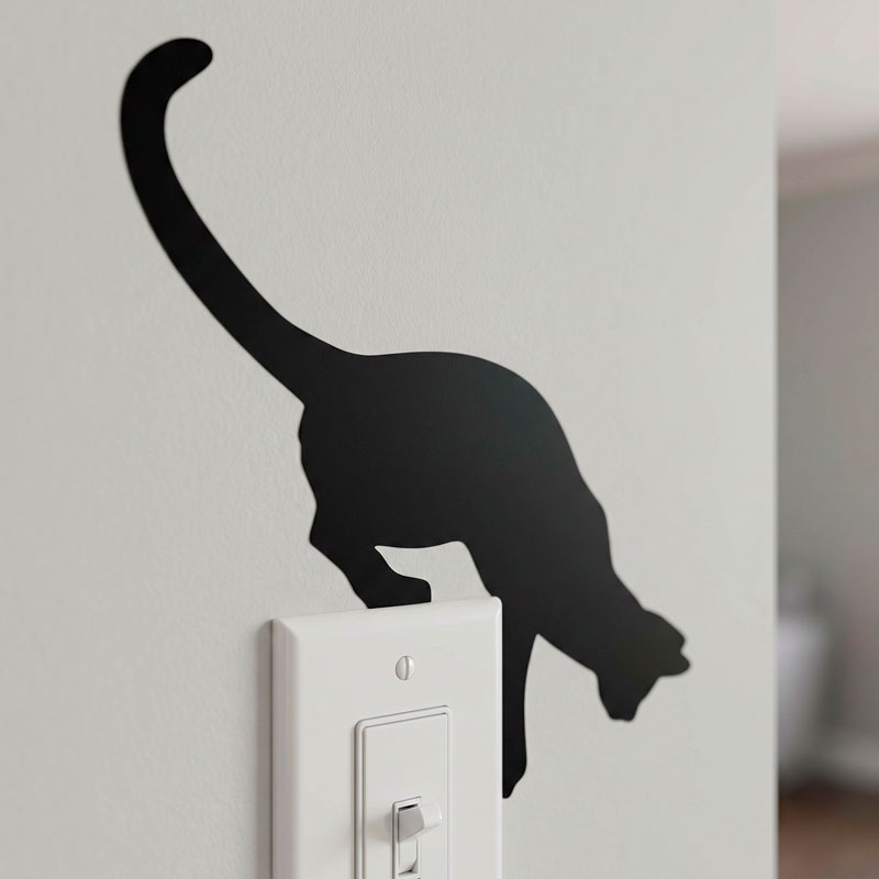 Un Chat Pr&ecirc;t &agrave; Sauter 2/5