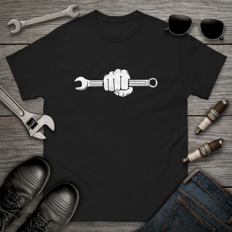 T-shirts: T-shirt Poing Tenant Clé Étoile
