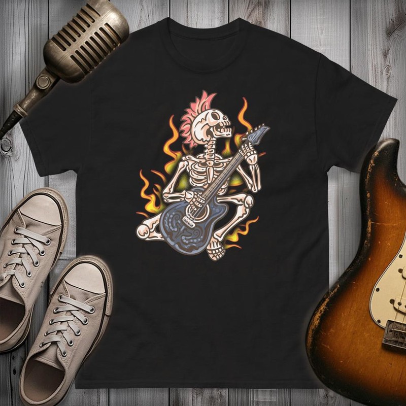 T-shirts: T-shirt Esquelette Punk Guitariste en Feu