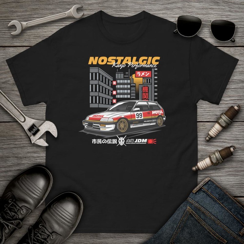 T-shirts: Voiture de Course 99 avec Logo Motul et Texte Japo