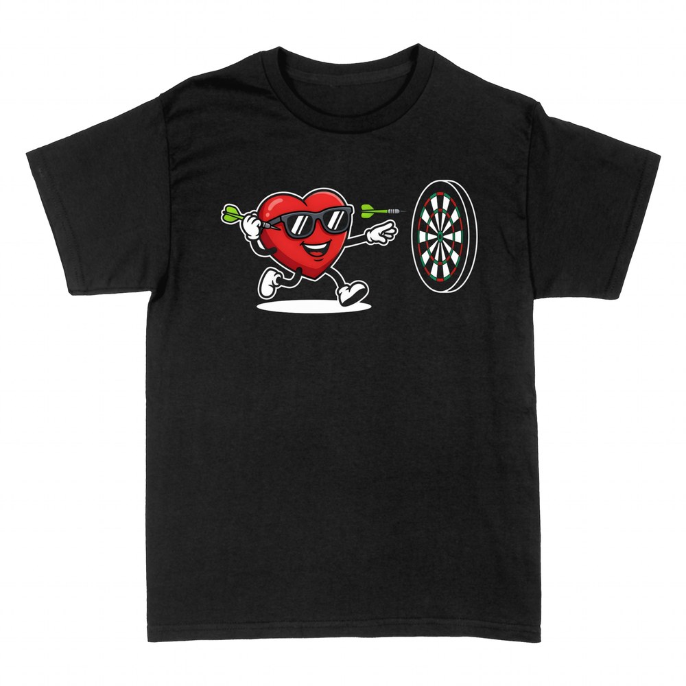 T-shirts: C&oelig;ur qui joue aux fl&eacute;chettes