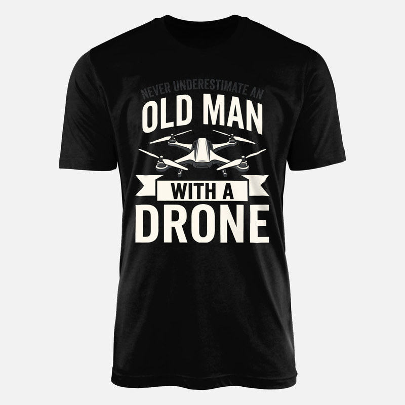 T-shirts: Homme &acirc;g&eacute; avec un drone