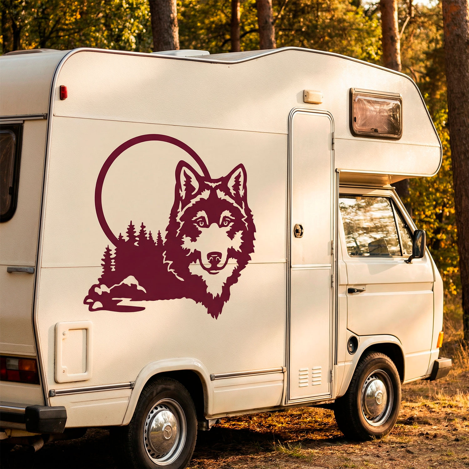 Stickers camping-car: Loup dans la for&ecirc;t