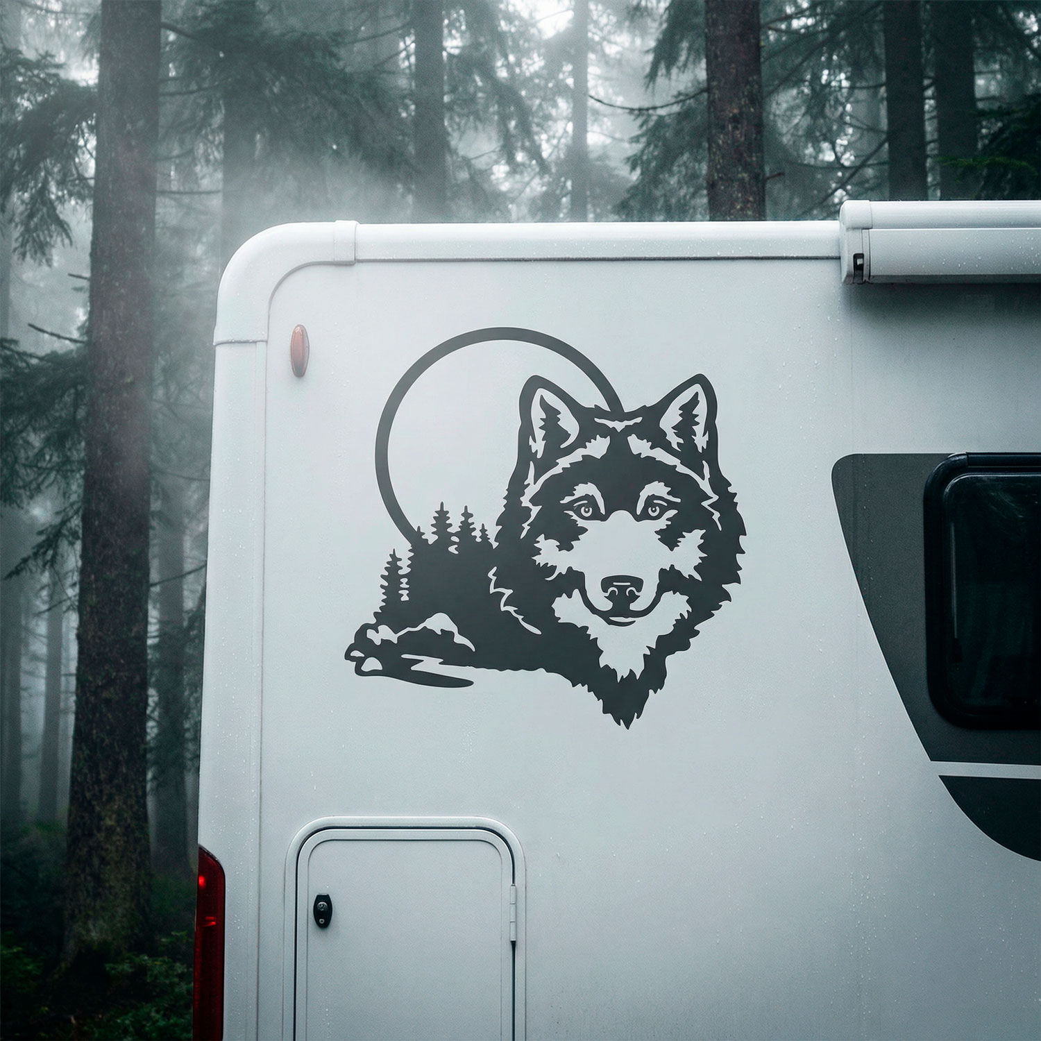 Stickers camping-car: Loup dans la for&ecirc;t