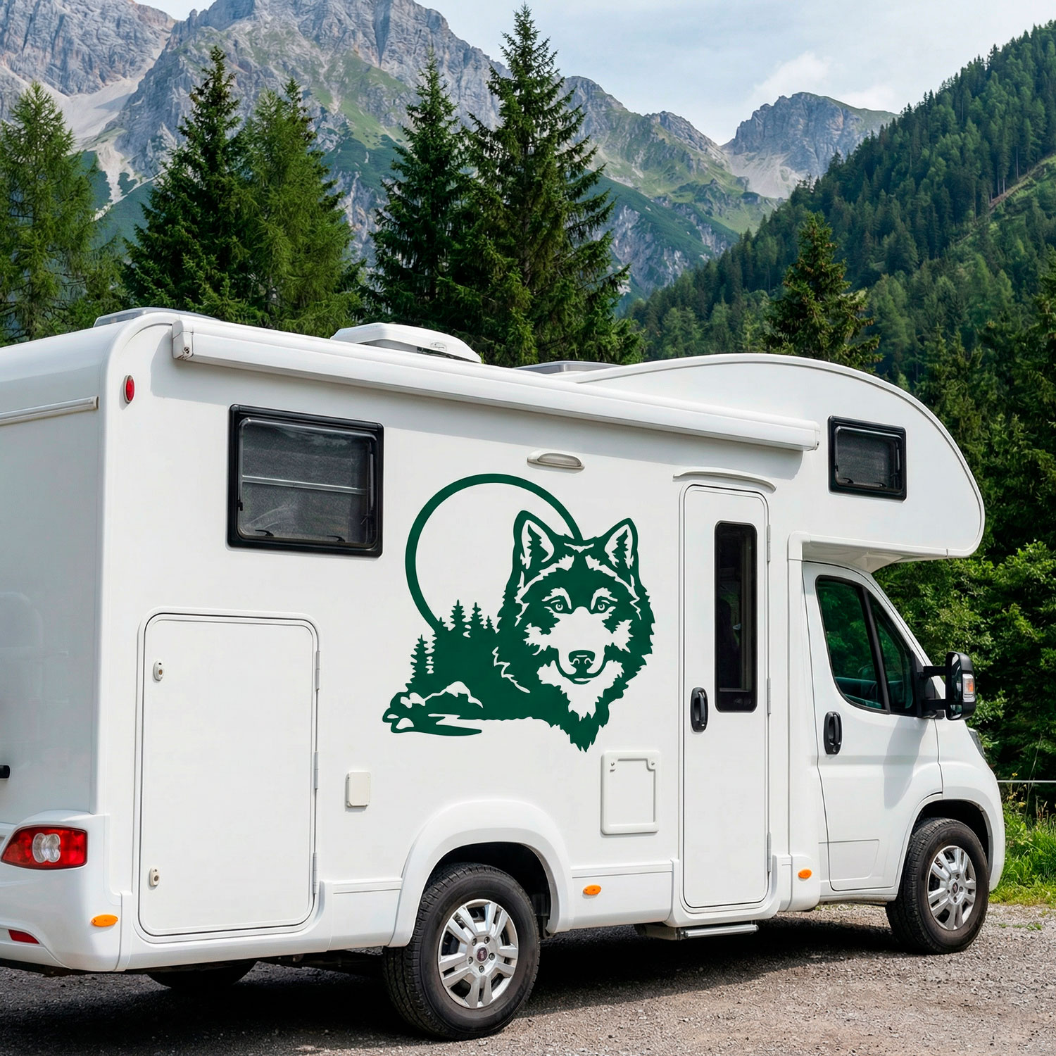 Stickers camping-car: Loup dans la for&ecirc;t