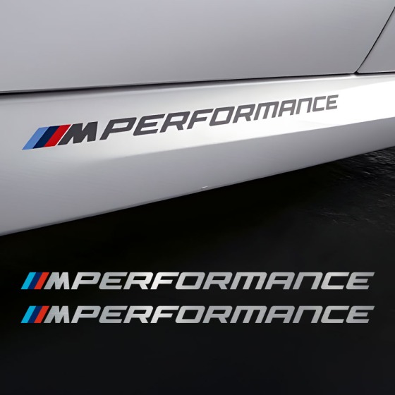 Stickers BMW Motorsport : lettrage M Performance sur le bas de caisse